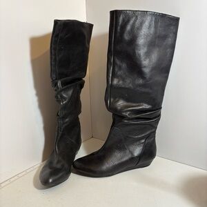 Gianni Bini women’s black leather slouched knees high boots in size 6‎